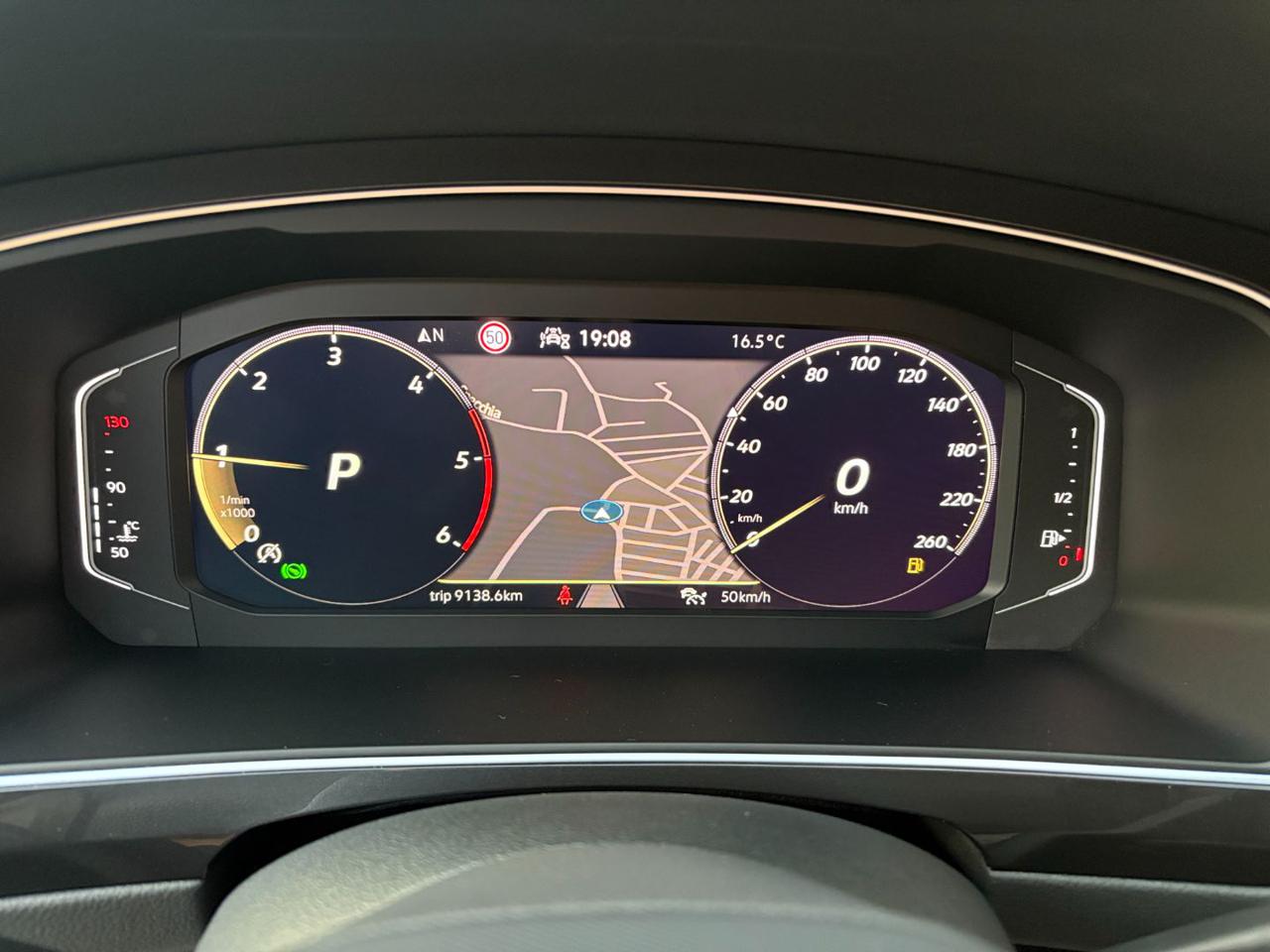 VOLKSWAGEN Tiguan 2.0 TDI 150 CV SCR DSG R-Line LUCI AMBIENTE - 29