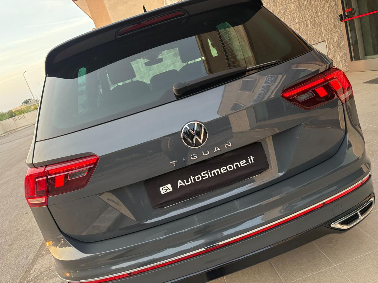 VOLKSWAGEN Tiguan 2.0 TDI 150 CV SCR DSG R-Line LUCI AMBIENTE - 34