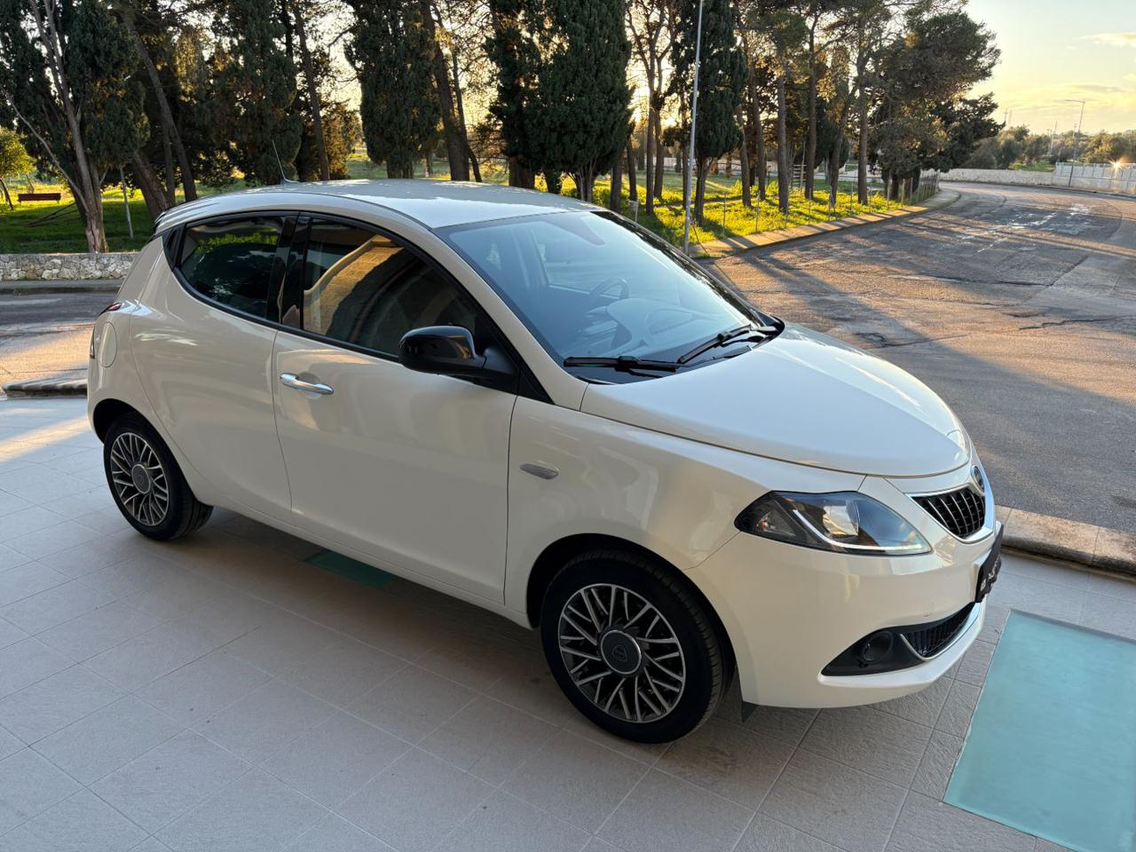 LANCIA Ypsilon 1.0 FireFly 5 porte S&S Hybrid Gold 5 posti. - 3