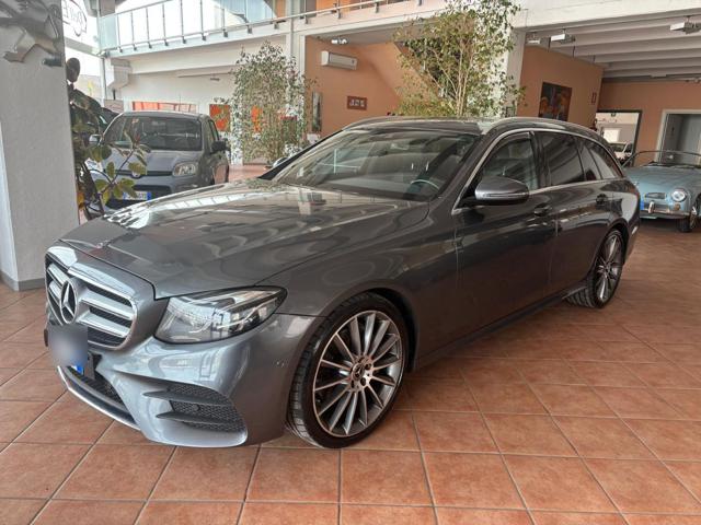MERCEDES-BENZ E 220 Grigio metallizzato