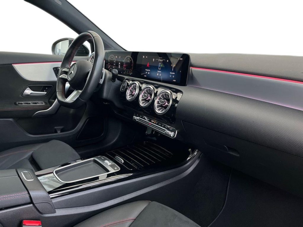 MERCEDES-BENZ A 200 d Automatic AMG Line Premium Plus - 16