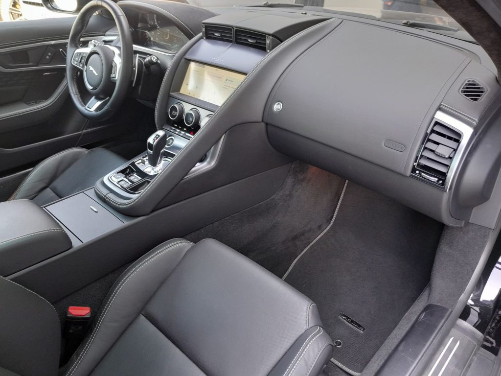 JAGUAR F-Type 2.0 P300CV RWD AUTO R-Dynamic - 11