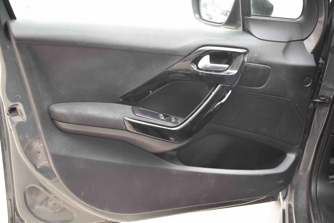 PEUGEOT 208 1° serie PureTech 82 5 porte Allure - 8