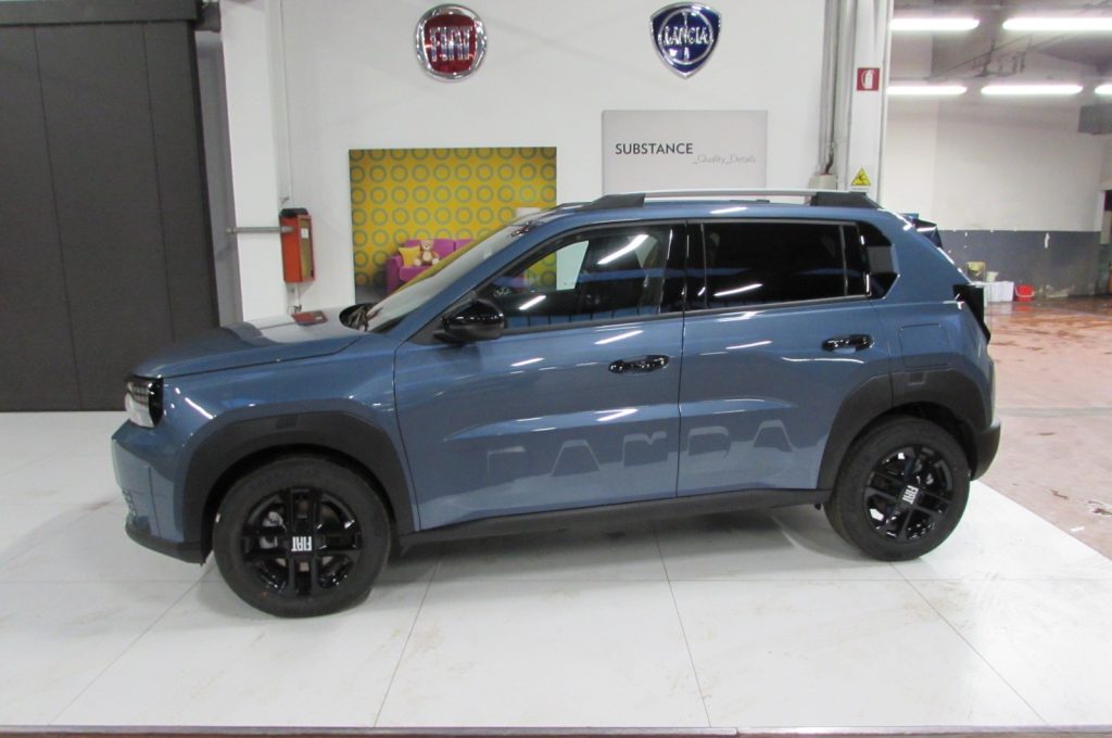 FIAT Grande Panda 1.2 Hybrid 110 CV S&S Icon KMZERO Pack Style - 4