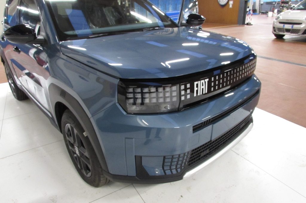 FIAT Grande Panda 1.2 Hybrid 110 CV S&S Icon KMZERO Pack Style - 12