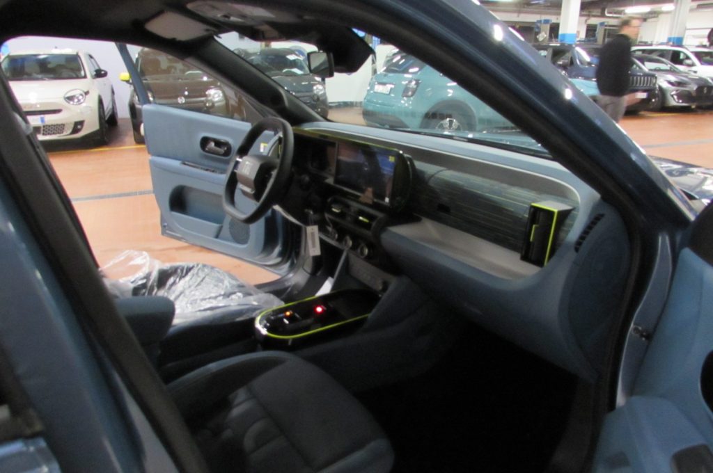 FIAT Grande Panda 1.2 Hybrid 110 CV S&S Icon KMZERO Pack Style - 11