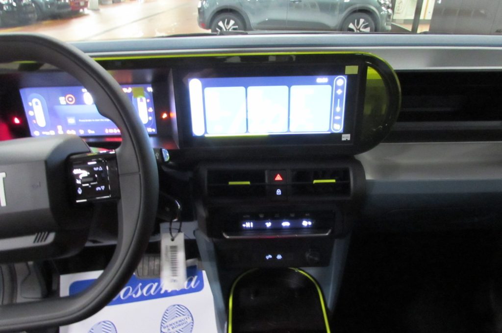 FIAT Grande Panda 1.2 Hybrid 110 CV S&S Icon KM.ZERO Pack Tech - 8