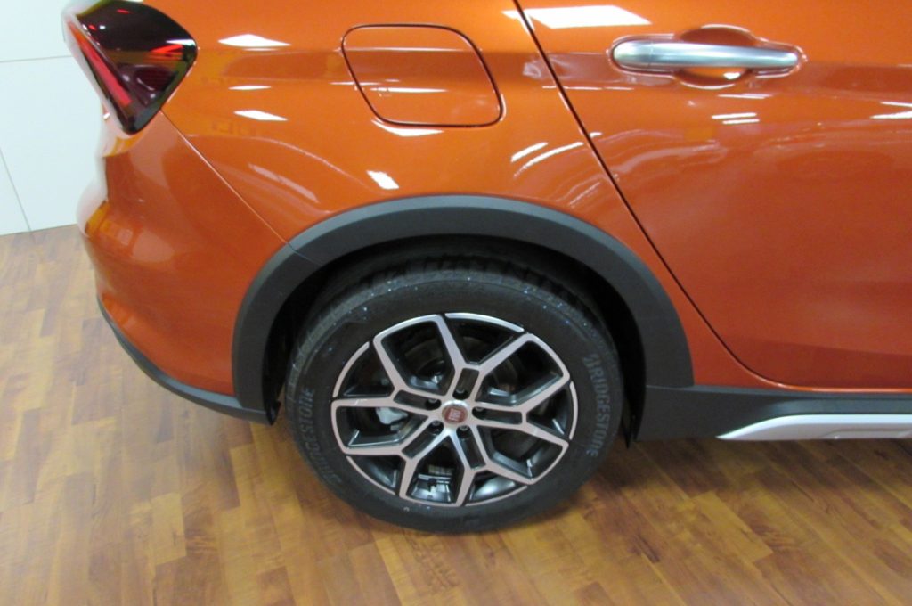 FIAT Tipo 1.5 Hybrid 130cv 5 porte Cross CAMBIO AUTOMATICO - 4