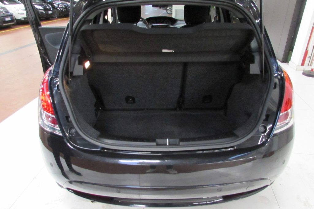 LANCIA Ypsilon 1.0 FireFly 70cv 5 porte S&S Hybrid Ecochic Gold - 13