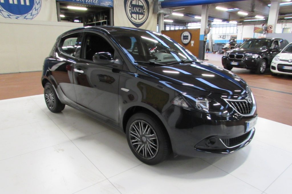 LANCIA Ypsilon 1.0 FireFly 70cv 5 porte S&S Hybrid Ecochic Gold - 2
