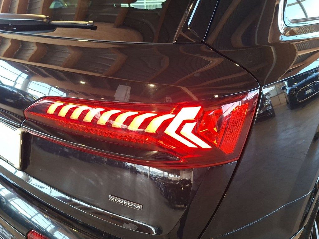 AUDI Q7 45 TDI quattro tiptronic S-Line 7 posti - 9