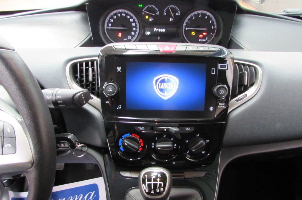 LANCIA Ypsilon 1.0 FireFly 70cv 5 porte S&S Hybrid Gold - 8