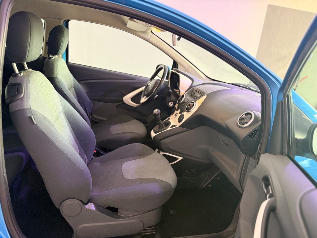 FORD Ka+ 1.2 8V .69CV Titanium - 6