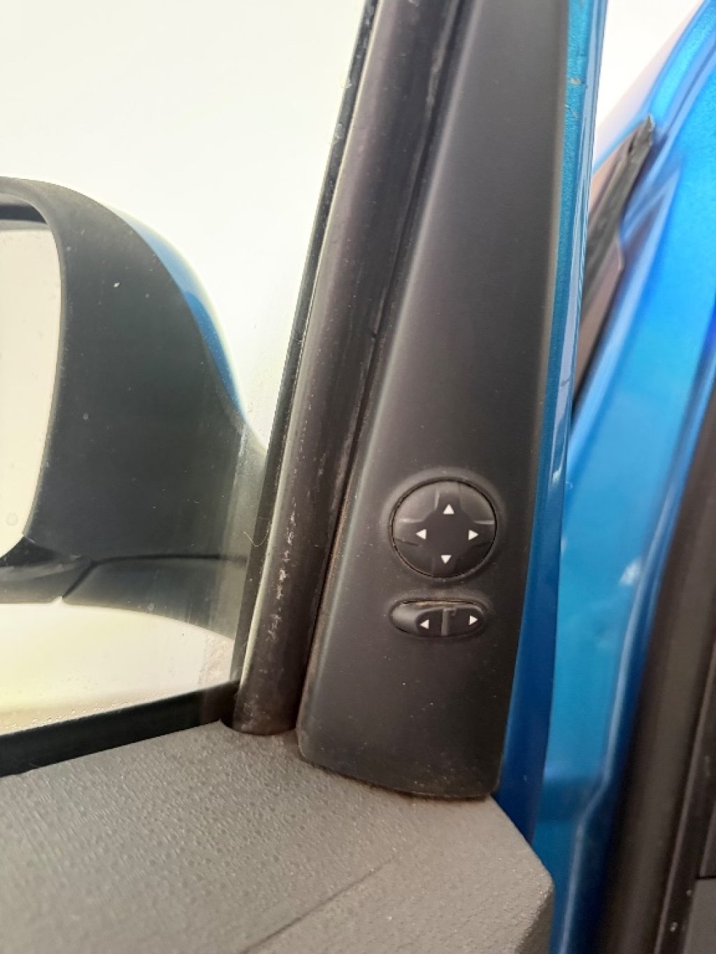 FORD Ka+ 1.2 8V .69CV Titanium - 17