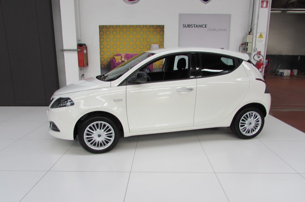LANCIA Ypsilon 1.0 FireFly 70cv 5 porte S&S Hybrid Gold - 4