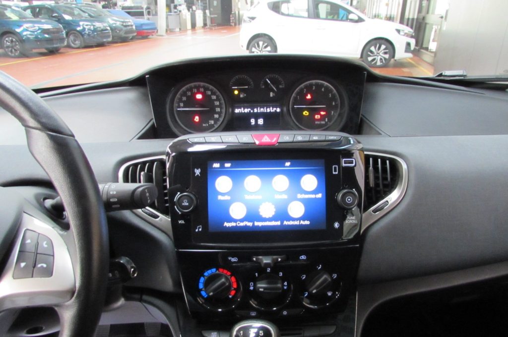 LANCIA Ypsilon 1.0 FireFly 70cv 5 porte S&S Hybrid Gold - 8