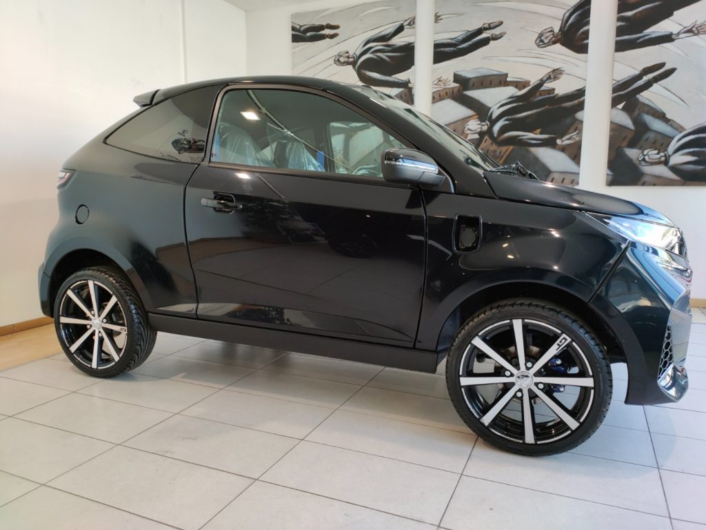 AIXAM Coupé GTI Pelle Tablet Android Apple Pronta Consegna - 3