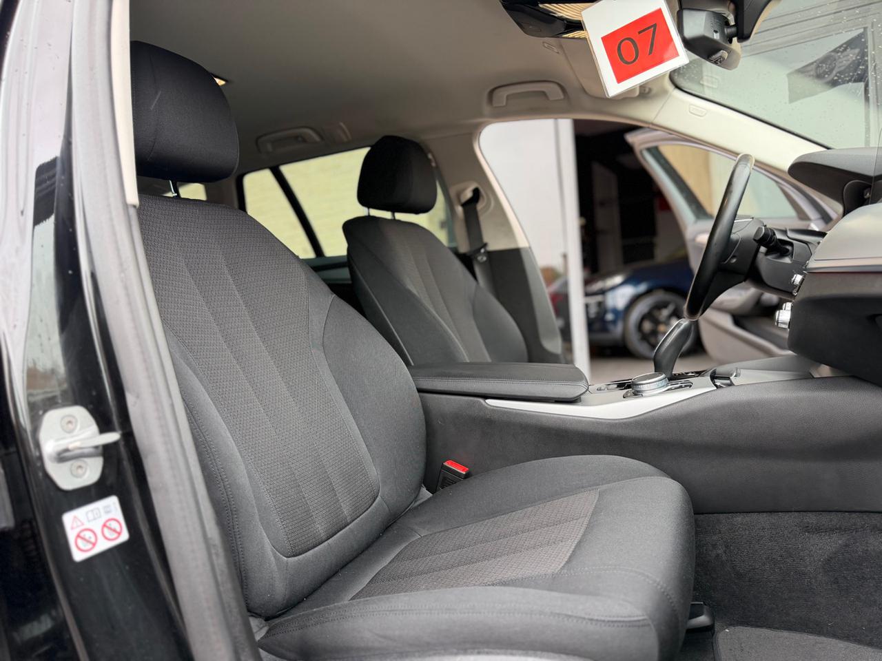 BMW 520 e Touring Business - 11