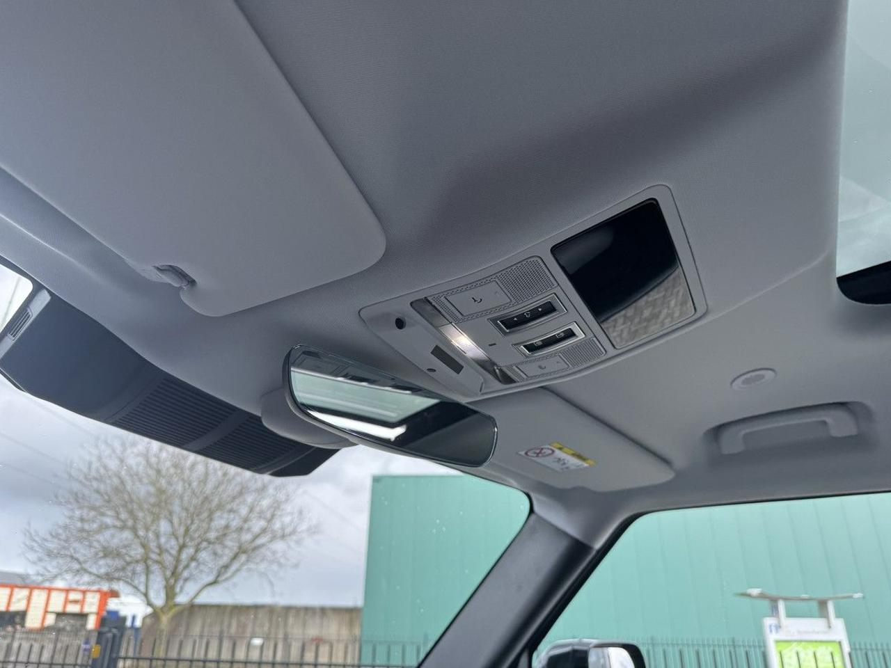 LAND ROVER Defender 90 3.0D I6 200 CV AWD Auto S - 27