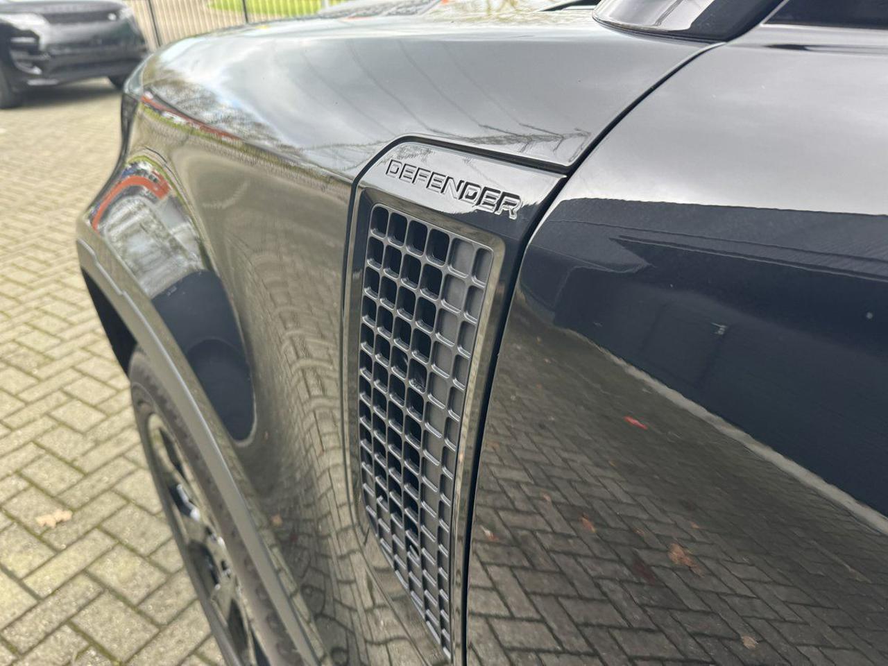 LAND ROVER Defender 90 3.0D I6 200 CV AWD Auto S - 13