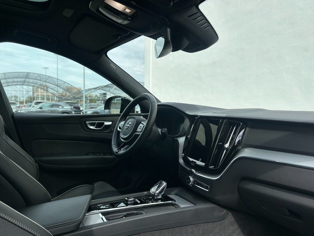 VOLVO XC60 T6 Plug-in hybrid AWD automatico Plus Dark - Foto 4