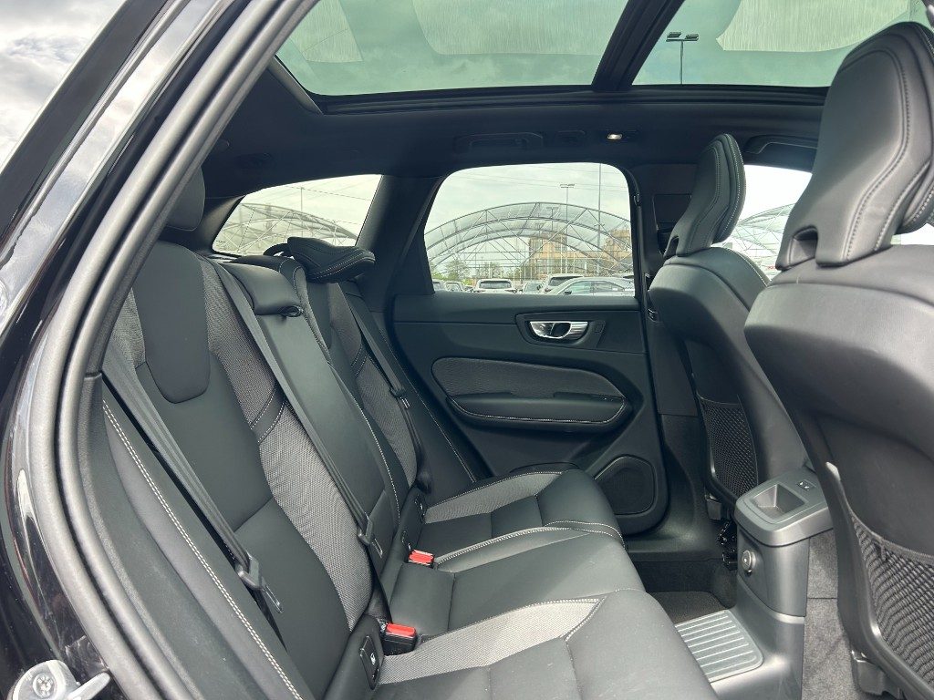 VOLVO XC60 T6 Plug-in hybrid AWD automatico Plus Dark - Foto 6