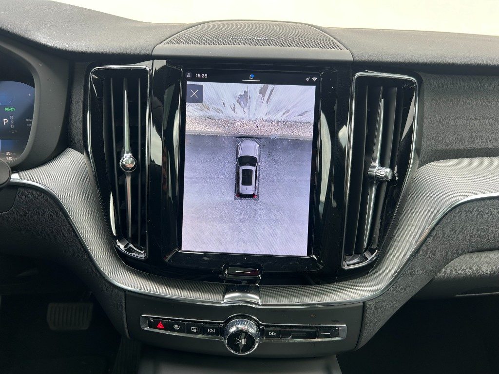 VOLVO XC60 T6 Plug-in hybrid AWD automatico Plus Dark - Grid Foto 13