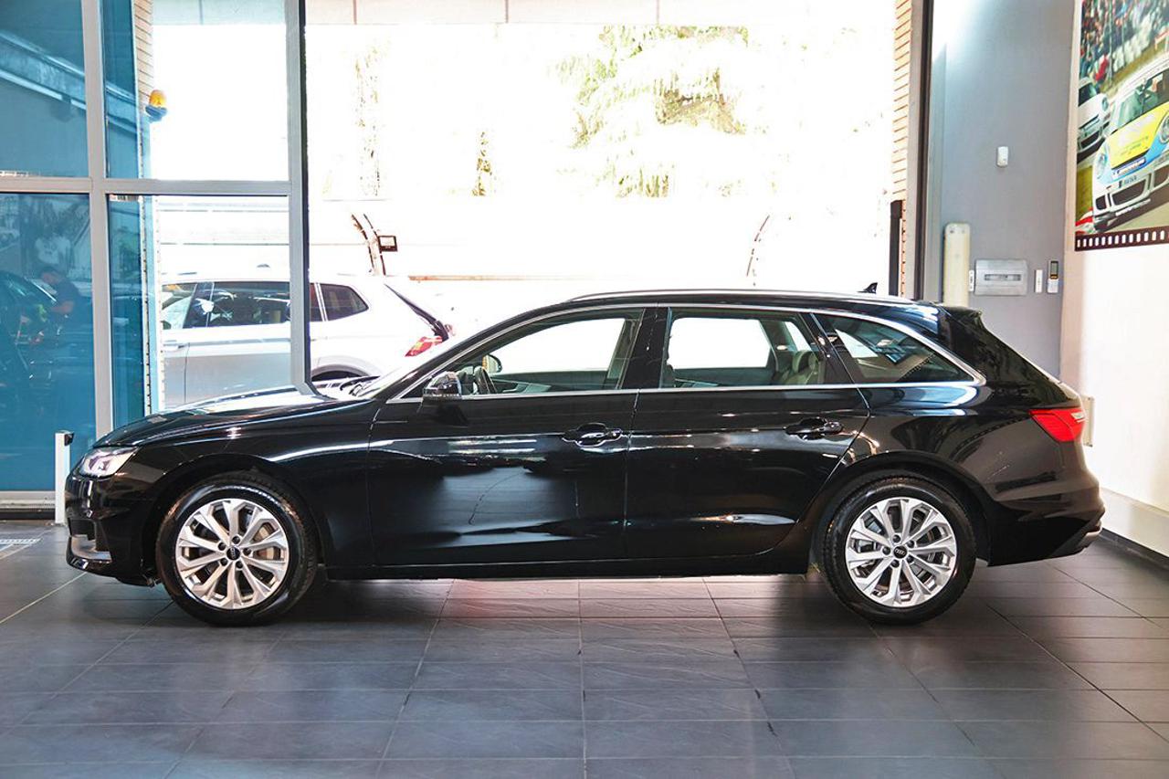 AUDI A4 40 TDI Avant Quattro S-Tronic Business - 3
