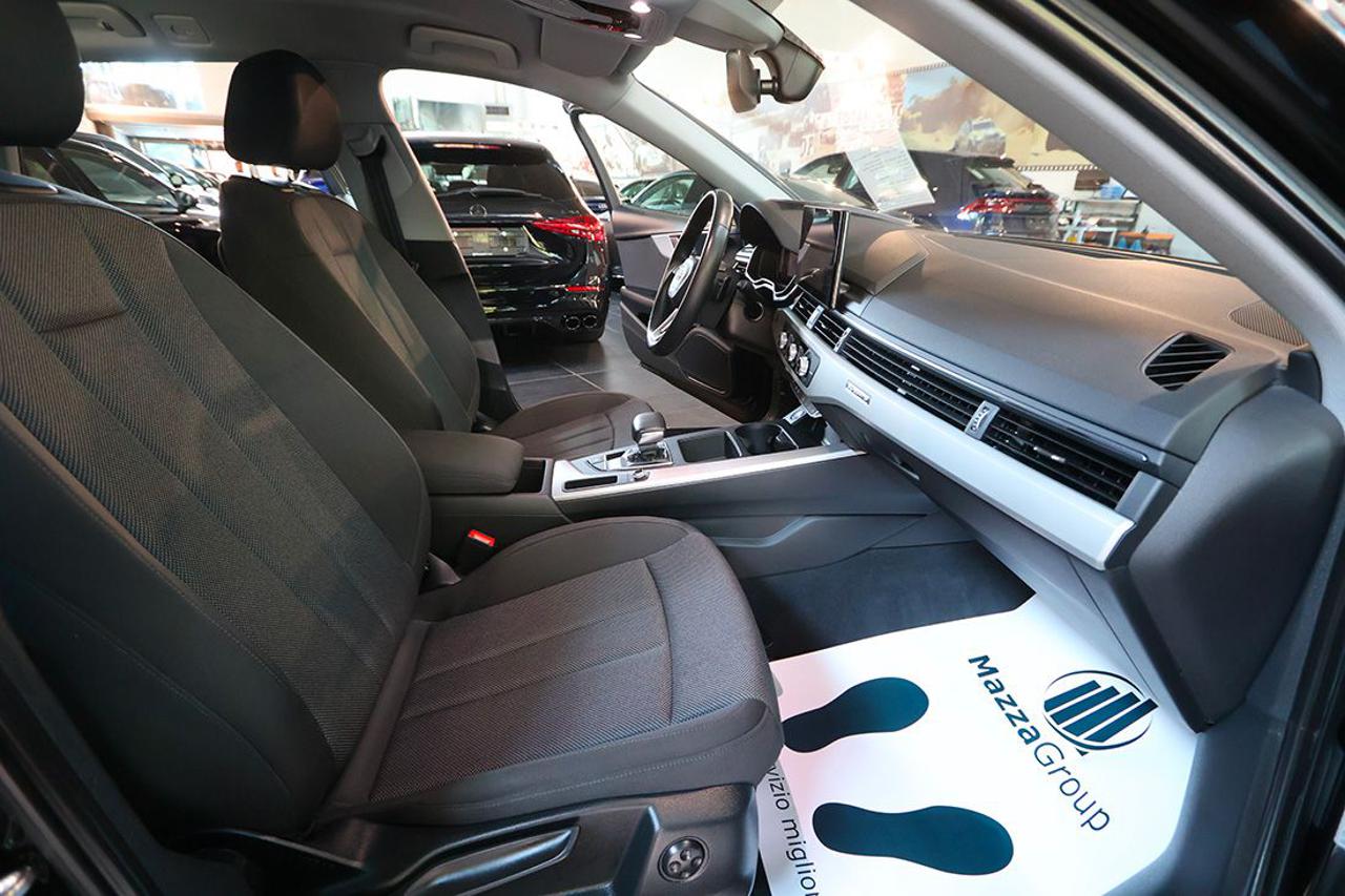 AUDI A4 40 TDI Avant Quattro S-Tronic Business - 36