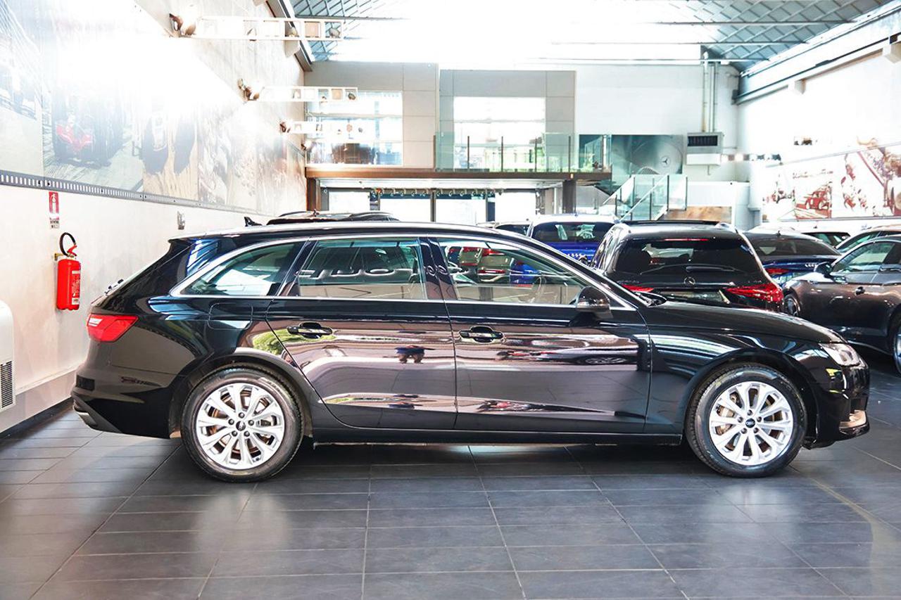 AUDI A4 40 TDI Avant Quattro S-Tronic Business - 2