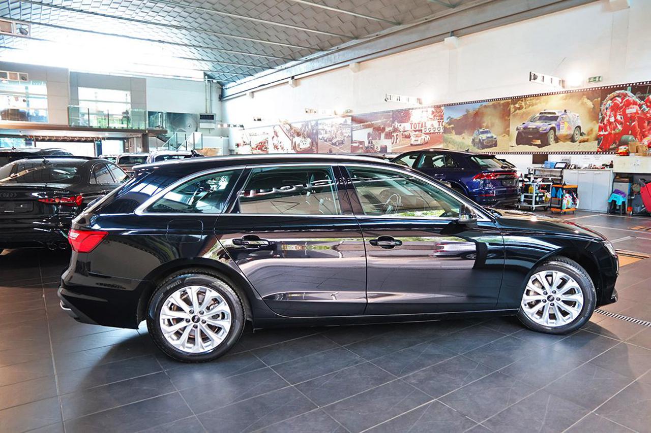 AUDI A4 40 TDI Avant Quattro S-Tronic Business - 10