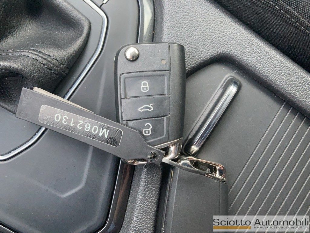 VOLKSWAGEN Tiguan Allspace 2.0 TDI SCR DSG Business BMT - 19