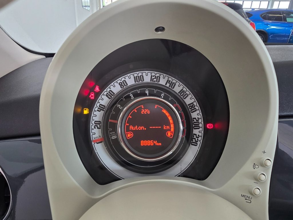 FIAT 500 C 1.0 Hybrid Cult - 12