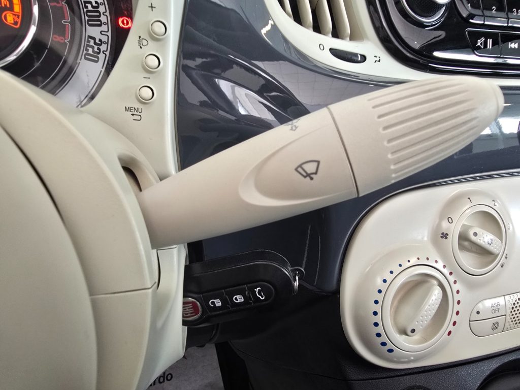 FIAT 500 C 1.0 Hybrid Cult - 15