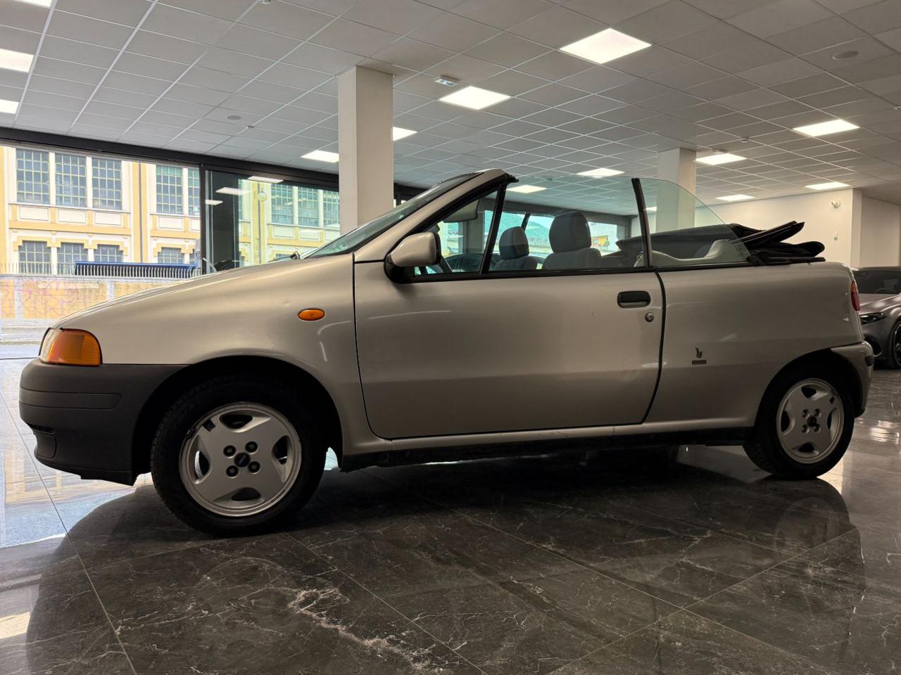 Fiat Punto 1ª serie 60 cat Cabrio 2000 - foto 3