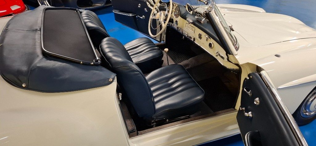 MERCEDES-BENZ 190 SL ***ASI TARGA ORO***BIANCA con PELLE BLU - 32