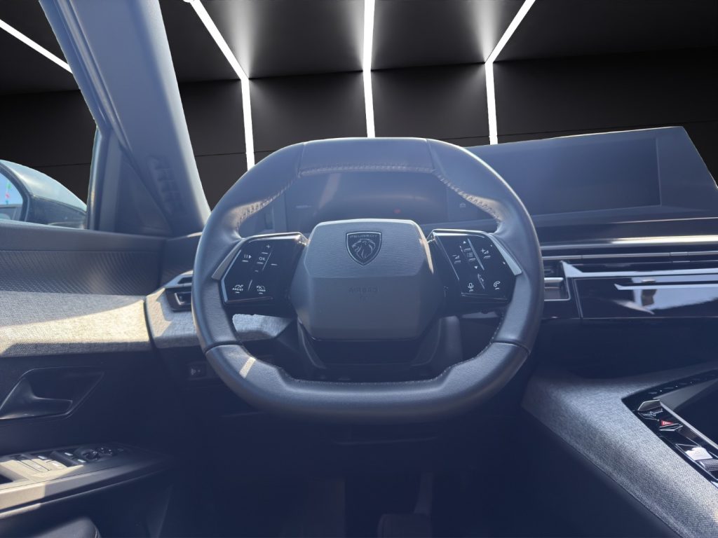 PEUGEOT 3008 Hybrid 136 e-DCS6 Allure - 10
