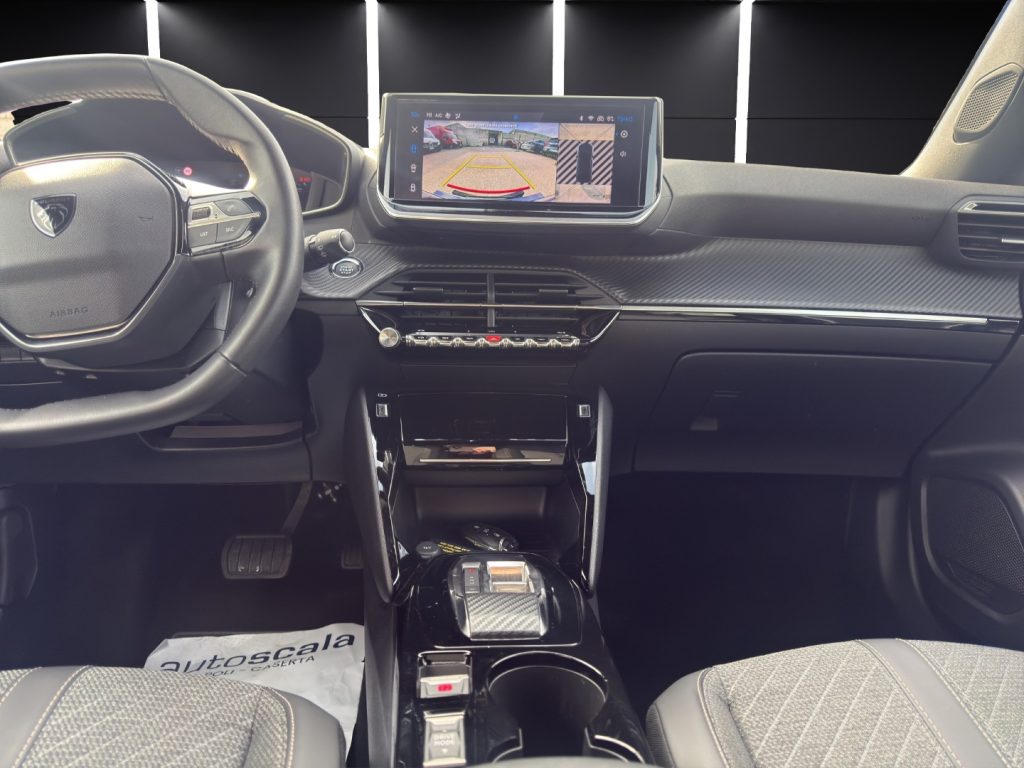 PEUGEOT 2008 Hybrid 136 e-DCS6 Allure - 13