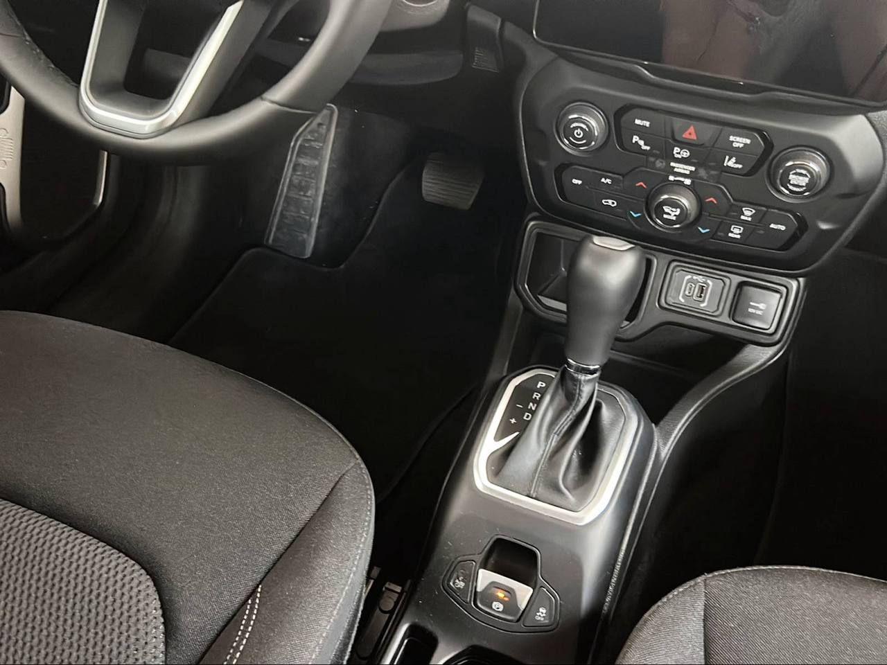 JEEP Renegade 1.5 Turbo T4 MHEV Summit - 25