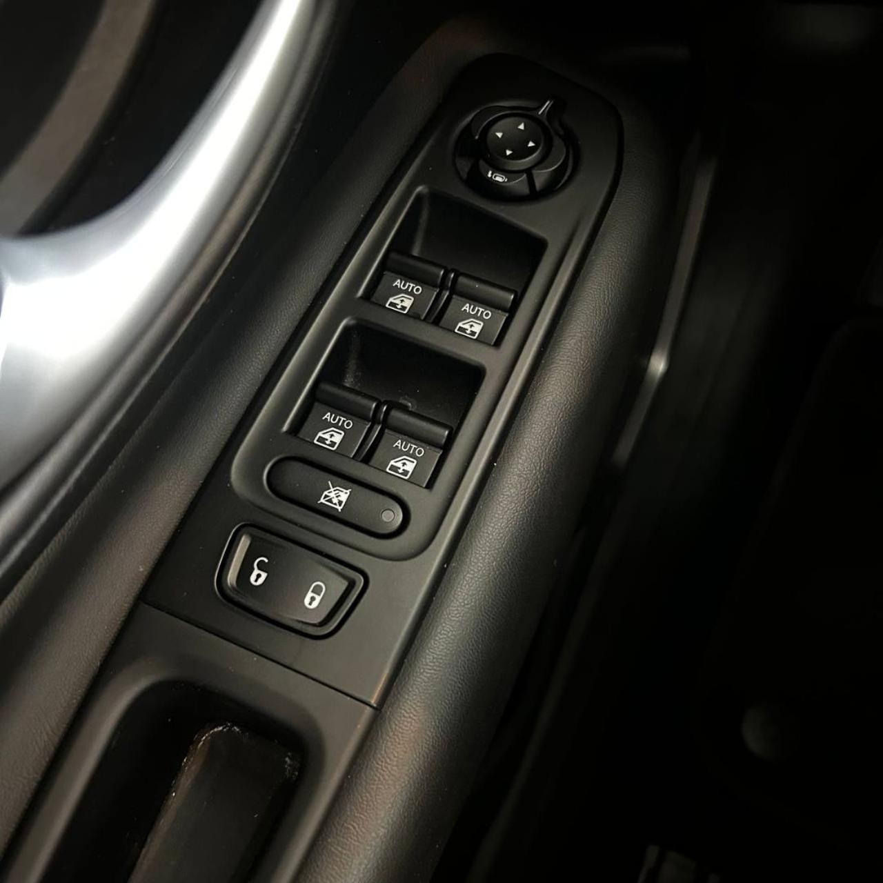 JEEP Renegade 1.5 Turbo T4 MHEV Summit - 30