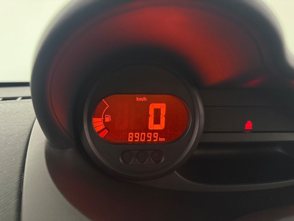 RENAULT Twingo 1.2 8V Le Iene - 17