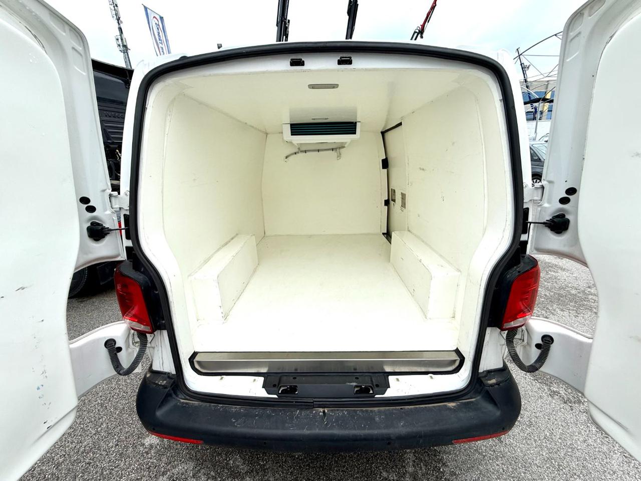 VOLKSWAGEN TRANSPORTER  T6.1 4MOTION - 7