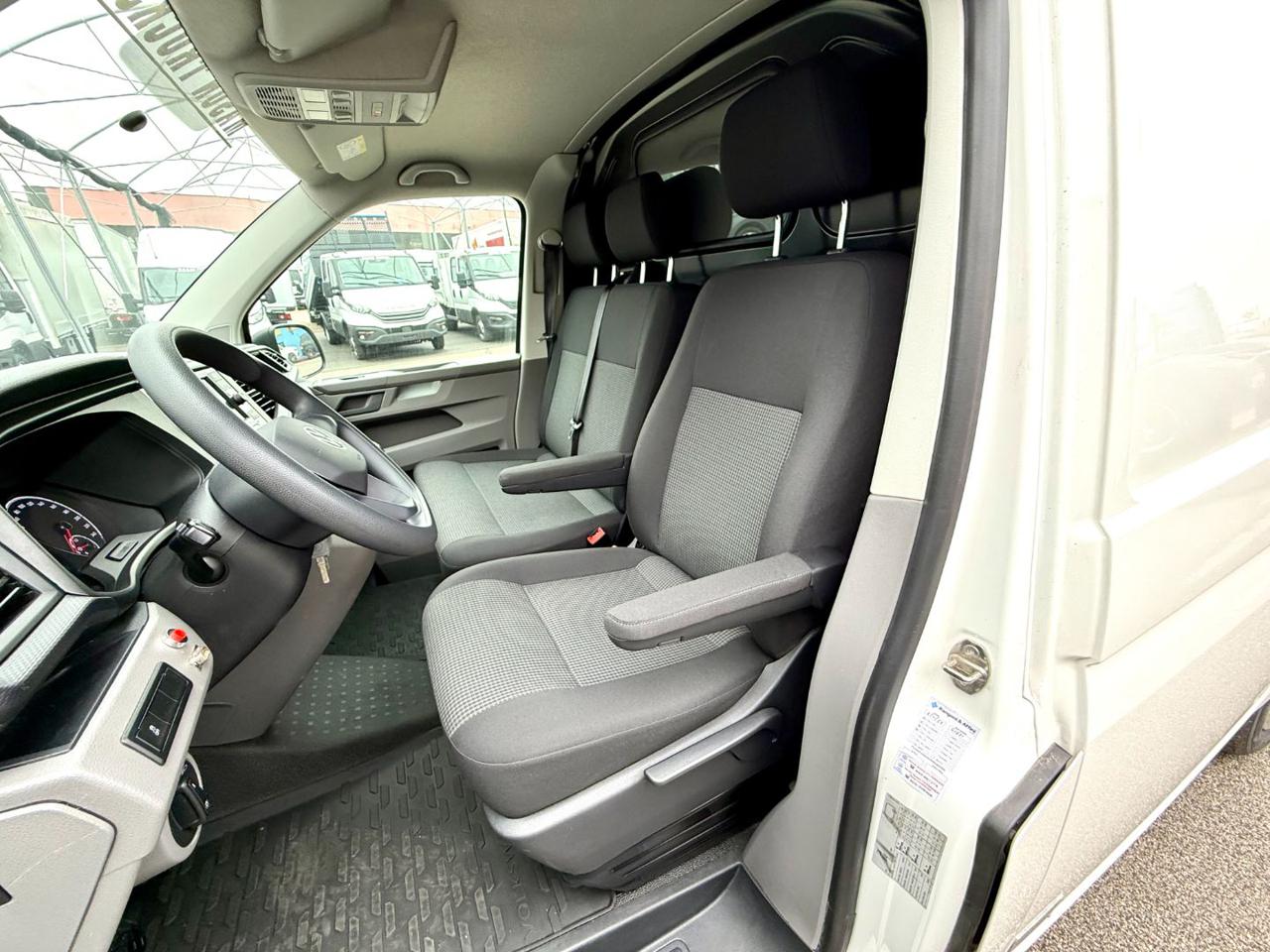 VOLKSWAGEN TRANSPORTER  T6.1 4MOTION - 12