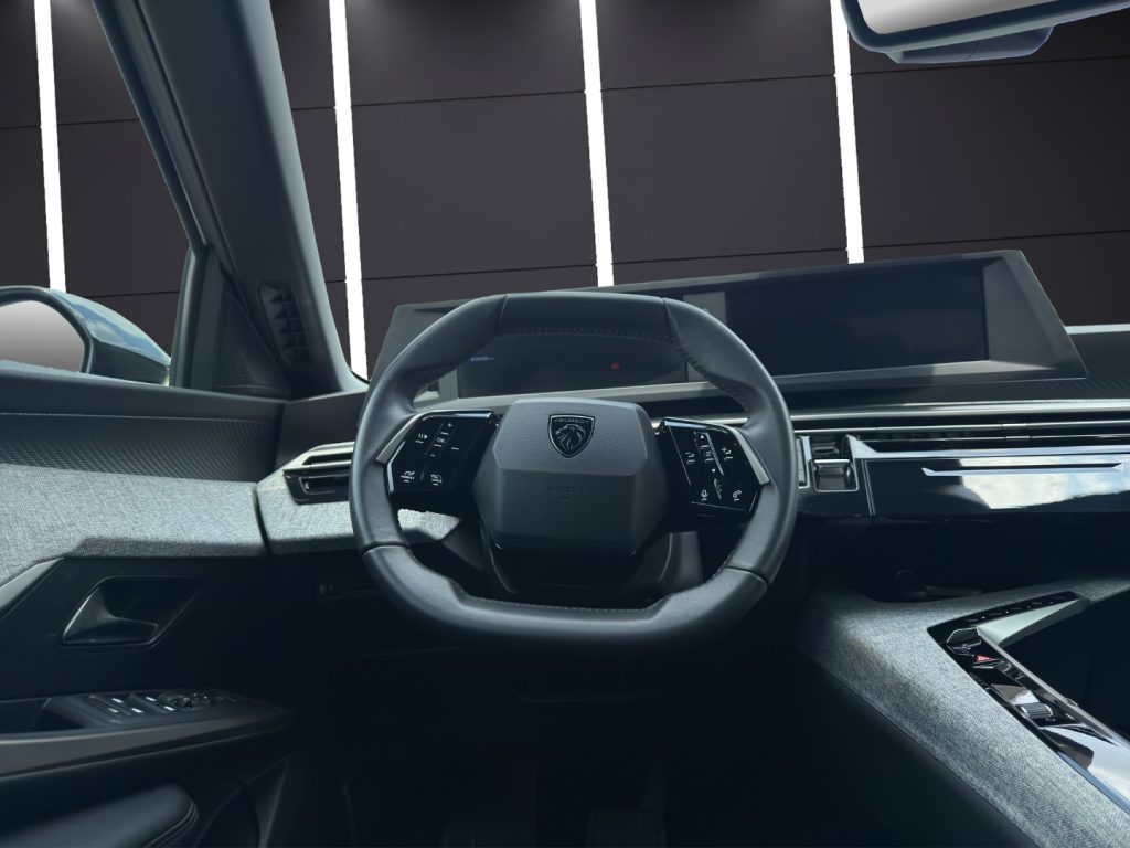 PEUGEOT 5008 Hybrid 136 e-DCS6 Allure Pack - 10