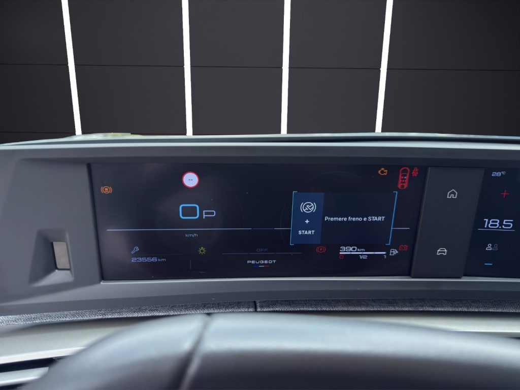 PEUGEOT 5008 Hybrid 136 e-DCS6 Allure Pack - 11