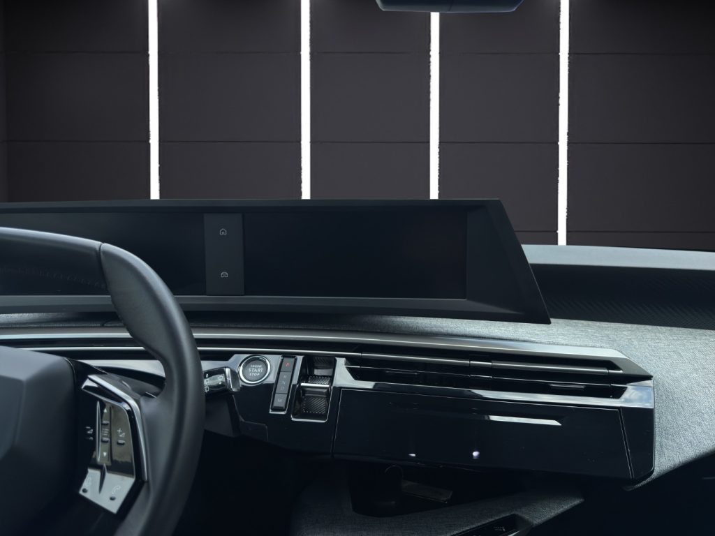 PEUGEOT 5008 Hybrid 136 e-DCS6 Allure Pack - 16