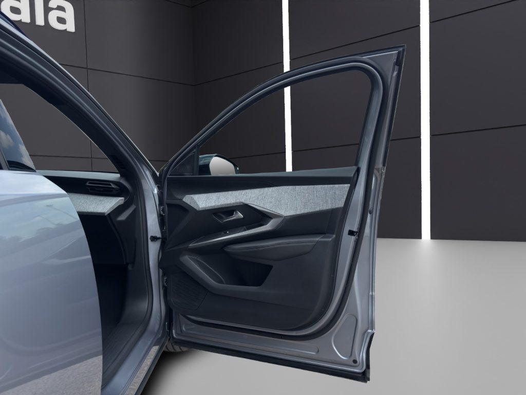 PEUGEOT 5008 Hybrid 136 e-DCS6 Allure Pack - 17
