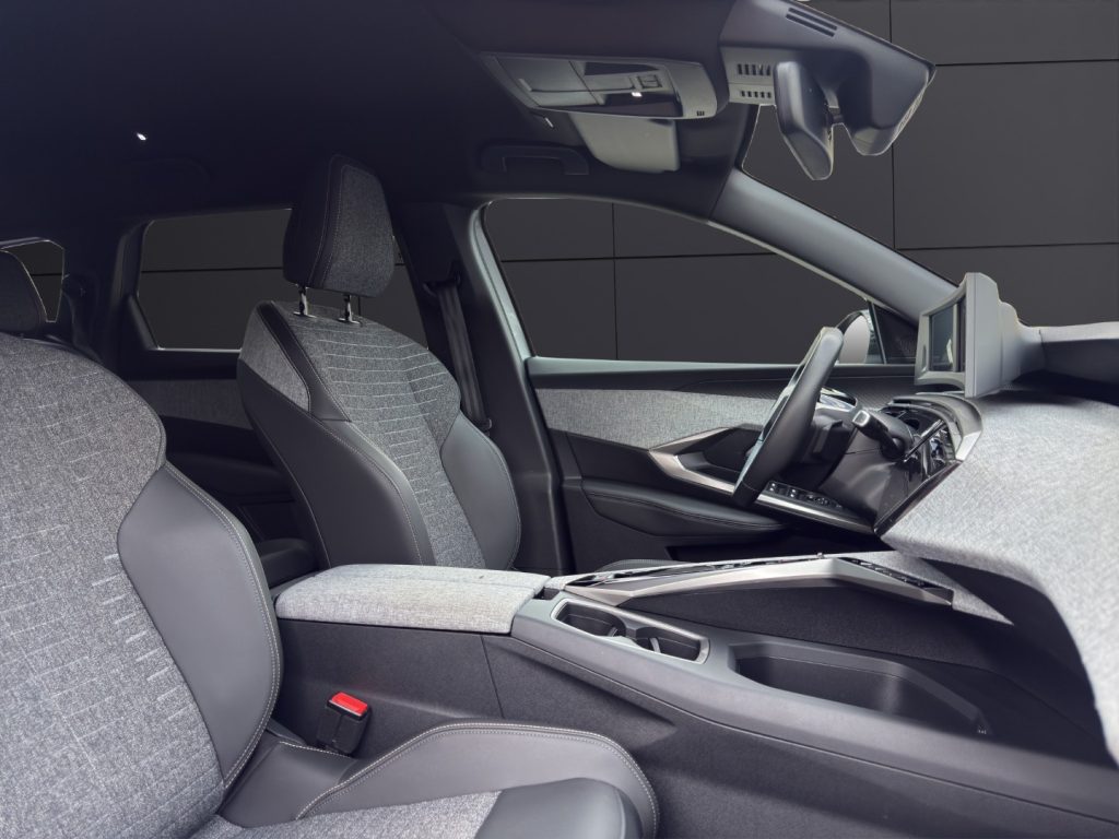 PEUGEOT 5008 Hybrid 136 e-DCS6 Allure Pack - 18