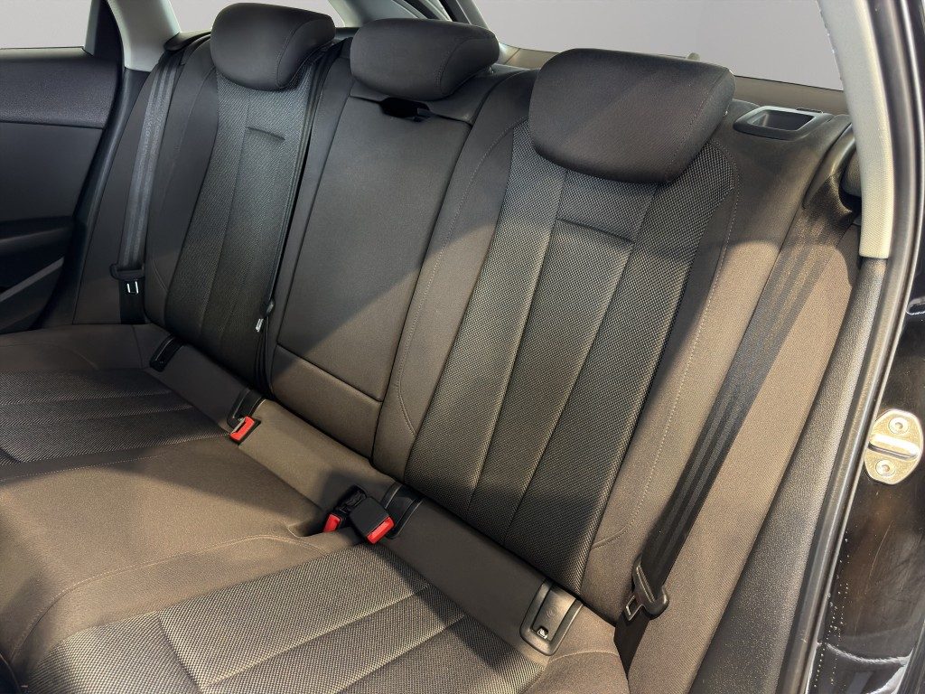 AUDI A4 2.0TDI 150CV clean s-tronic - 8