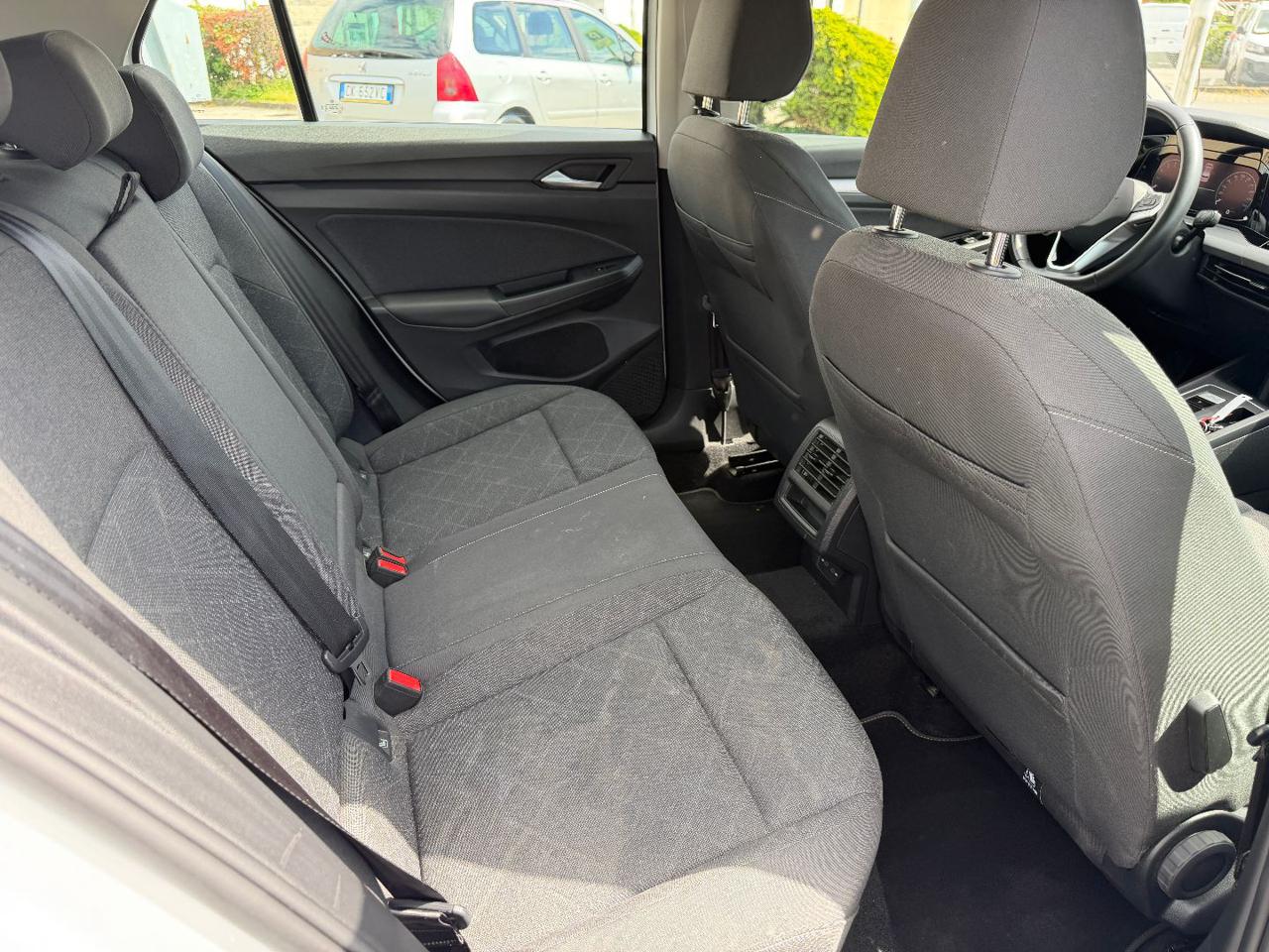 VOLKSWAGEN Golf 1.0 eTSI EVO DSG Life - 17